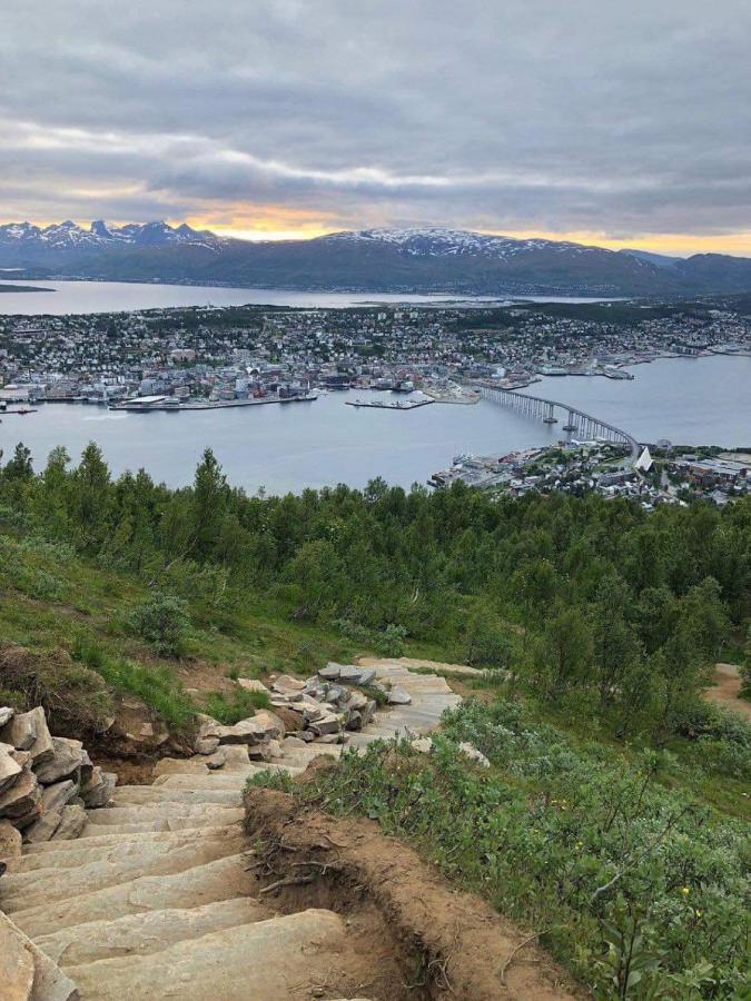 New! Modern - Central - Cozy Place By The Sherpa Stairs Tromsø Extérieur photo