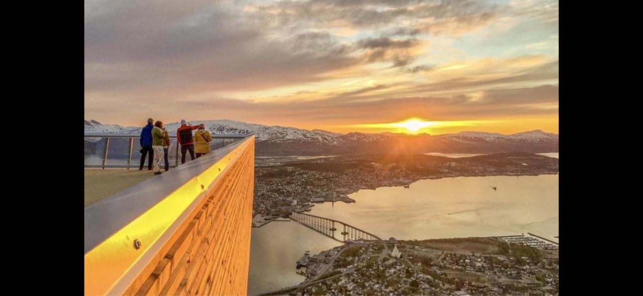 New! Modern - Central - Cozy Place By The Sherpa Stairs Tromsø Extérieur photo