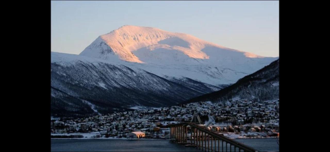 New! Modern - Central - Cozy Place By The Sherpa Stairs Tromsø Extérieur photo