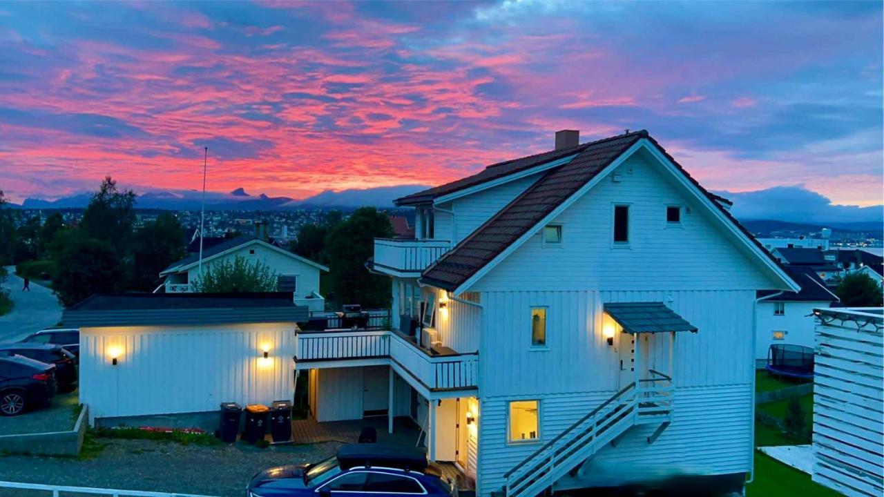 New! Modern - Central - Cozy Place By The Sherpa Stairs Tromsø Extérieur photo